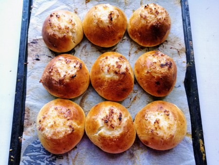 Voipullat, korvapuustit, rahkapullat ym. 1,00 €/kpl